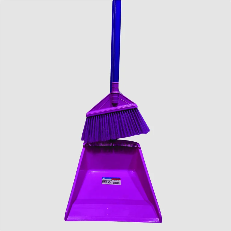 blossomm-sweeping-brush-with-comb